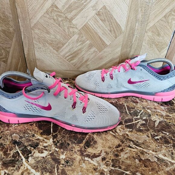 Nike women's Free TR running shoes gray size 10. 092 - Picture 3 of 11